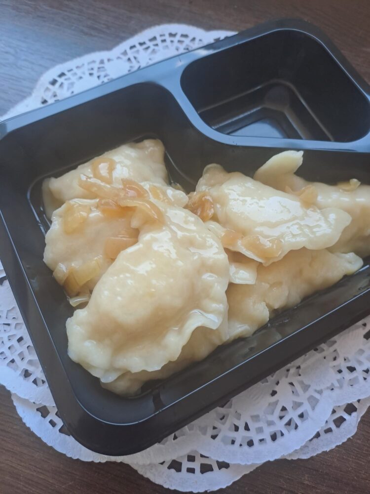 pierogi z serem i cebulką