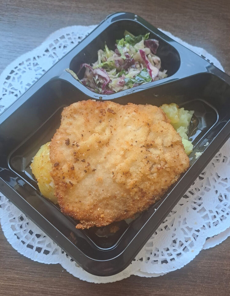 kotlet schabowy z ziemniakami