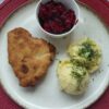 Kotlet szwajcarski z serem i szynką oraz zupa dnia – zestaw dnia